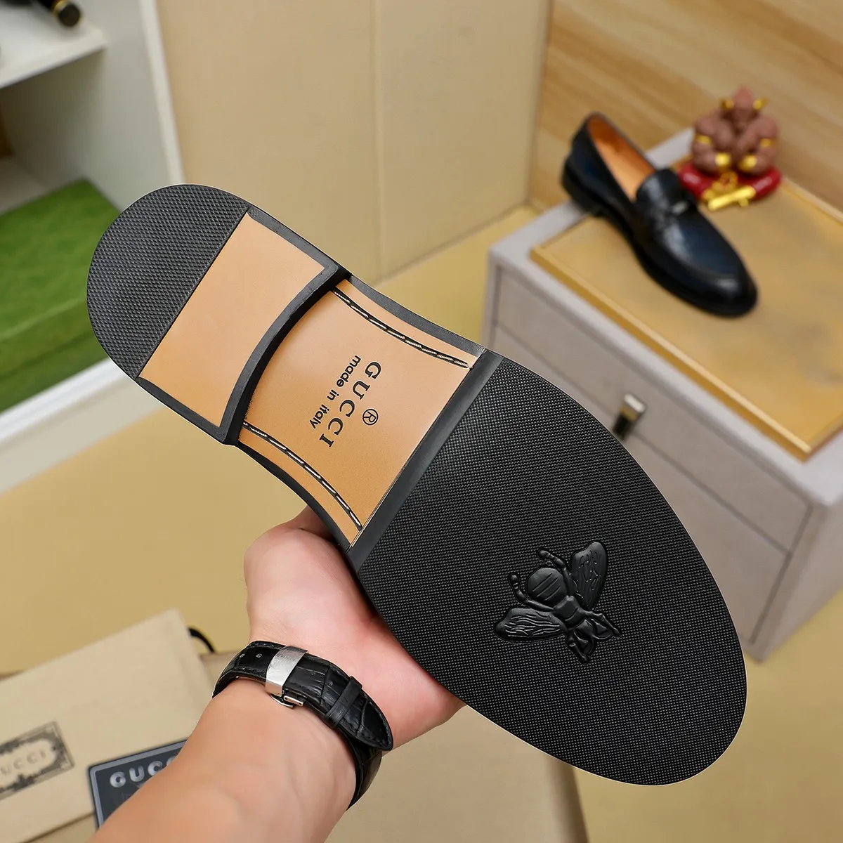 Men's shoes 💰460 💰💰Gucci official website men's business formal leather shoes update💥Hong Kong counters synchronize new styles💥completely one to one replica shipment👍zero difference in counter quality 0⃣️all made of imported first-layer cowhide on the outside with original hardware buckles➕water-dyed🐂leather lining production, color, code matching 39-44 (customized at 38.45.46)……